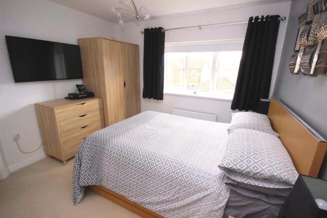 BEDROOM 2