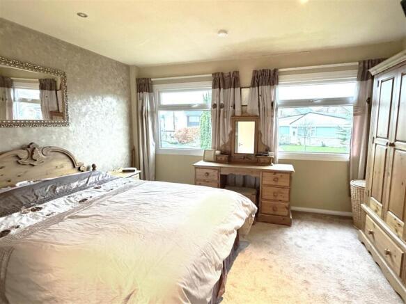 3 bed Detached for sale Image 11