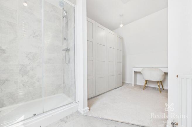 4 bed Detached to rent Image 12