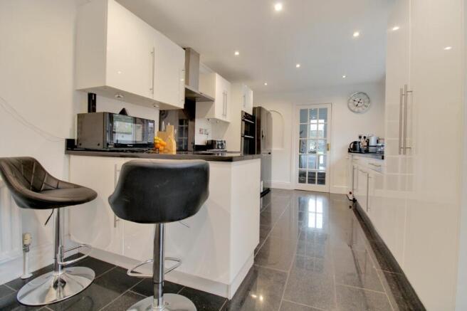Kitchen / Breakfast Room