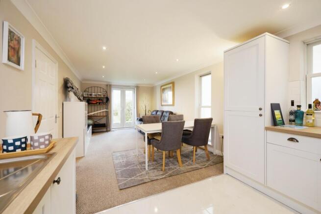 Kitchen/Dining Area