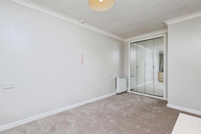 1 bed Apartment for sale Image 11
