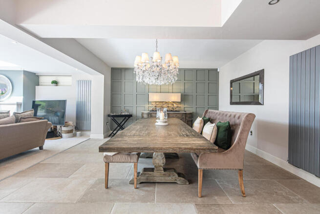 6 bed Detached for sale Image 6