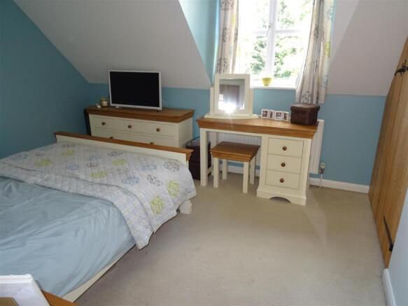 1 Hawks Mill Mews 007.jpg