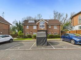 Flat 11, 27 Glebe Court, Whitethorn Avenue, Coulsdon CR5 2AP