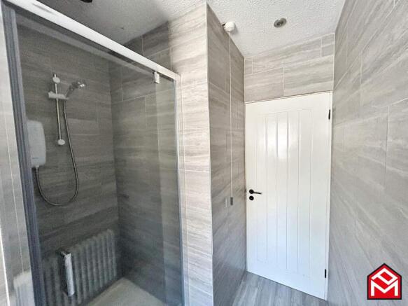 Family Bath & Shower Room