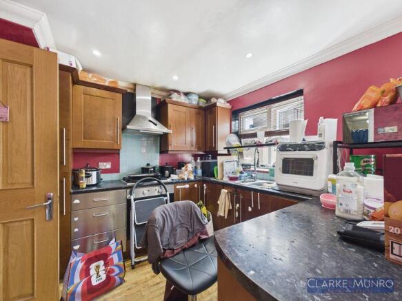 3 bed Terraced for sale Image 4