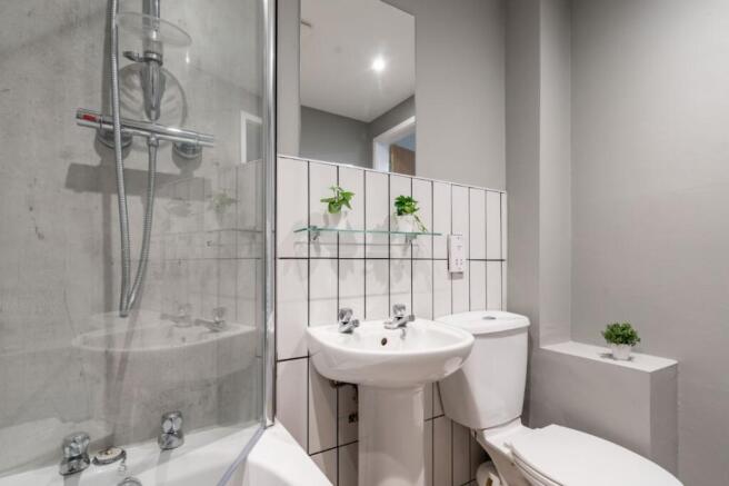 1FSF4 - Bathroom