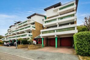 71, The Vale, Vange, Basildon SS16 4RL