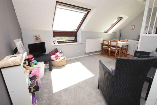 LOUNGE & KITCHEN