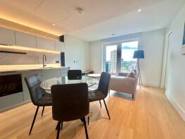 4, Cascade Apartments, Cascade Way, London W12 7SR