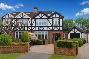 4, Farm Close, Wallington SM6 9PF