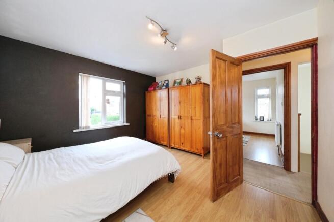 3 bed Semi-Detached for sale Image 10