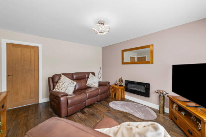 3 bed Semi-Detached for sale Image 9