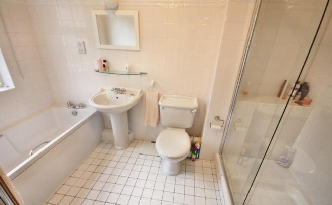 En-Suite Bathroom