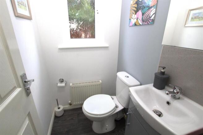 4 bed Detached for sale Image 12