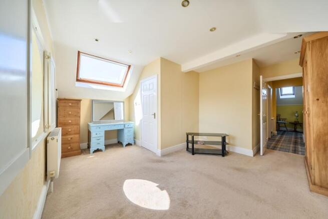 2 bed Apartment for sale Image 11