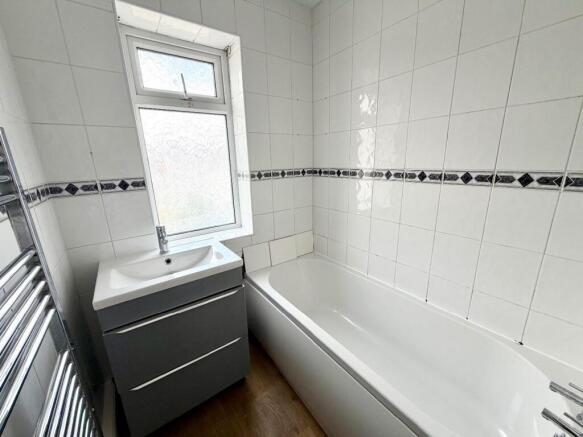 3 bed Semi-Detached for sale Image 7