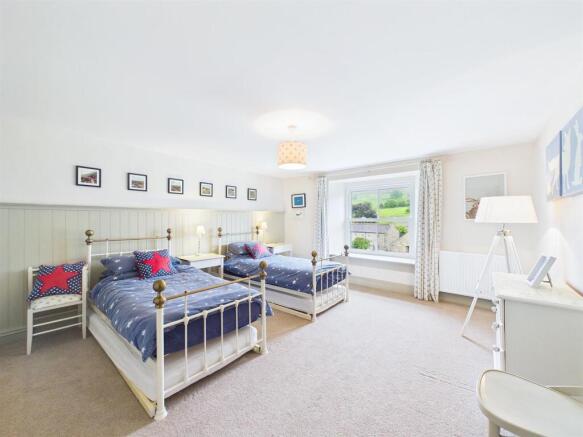 3 bed Semi-Detached for sale Image 10