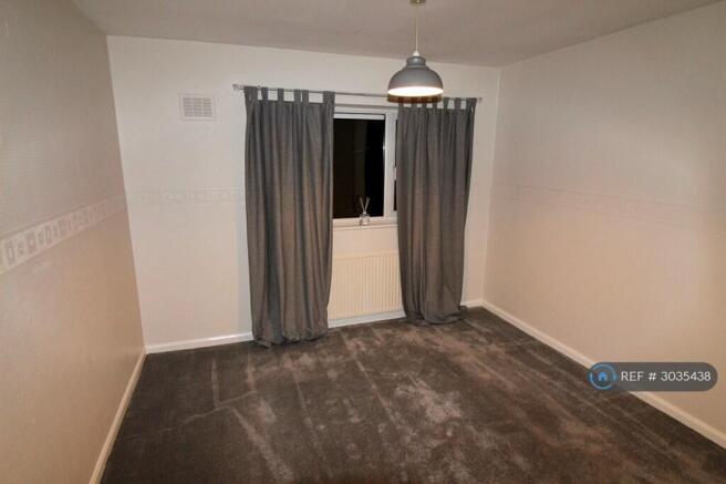 3 bed Semi-Detached to rent Image 8