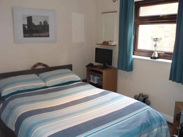 bed 2.jpg