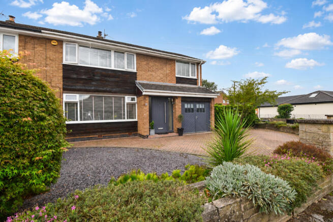 4 bed semi-detached house for sale