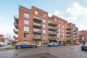 Flat 14, Hazeview Apartments, Hargrave Drive, Harrow HA1 4GG