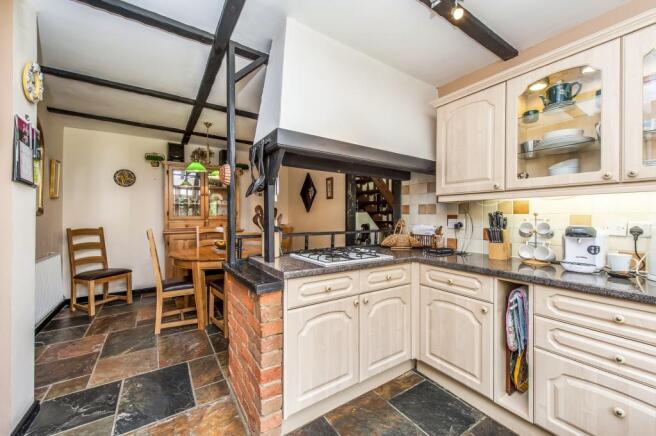 KITCHEN/BREAKFAST RO
