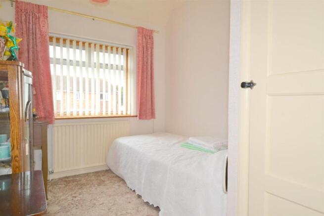bedroom 3.JPG