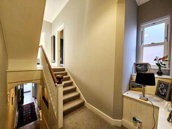 5 bed Terraced for sale Image 11