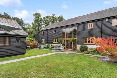An Exceptional 4 bedroom Barn Conversion with 2 bedroom Annex