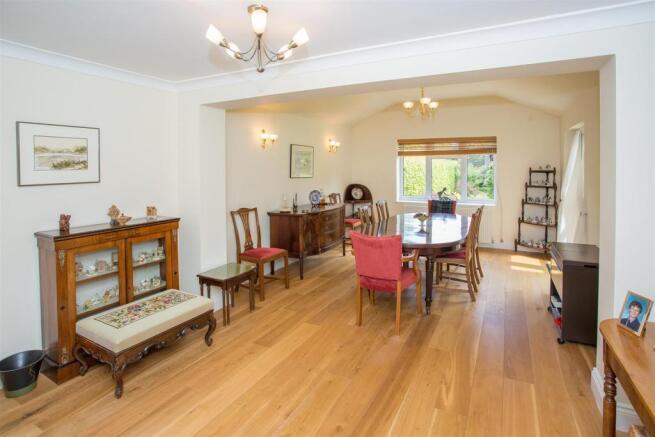 3 Dining Rm.jpg