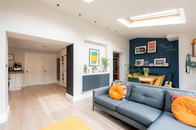 4 bed Semi-Detached for sale Image 10