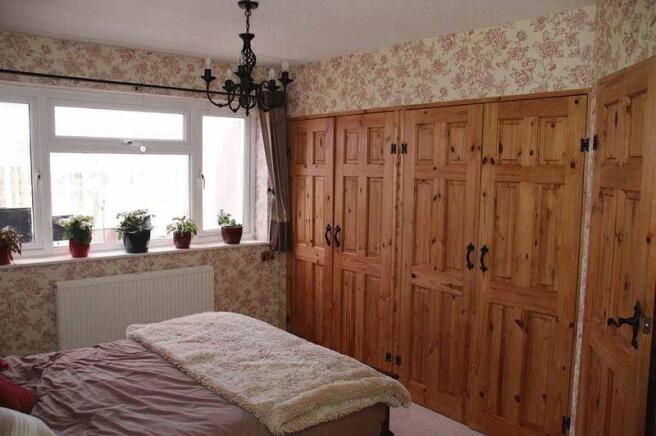 Bedroom 1 (2)