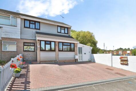 Carisbrooke Crescent, Poole