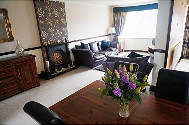 Lounge/Dining Room