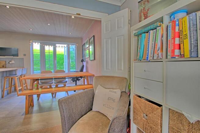 Dining Room.jpg