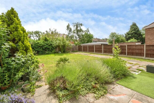 3 bed Semi-Detached for sale Image 4