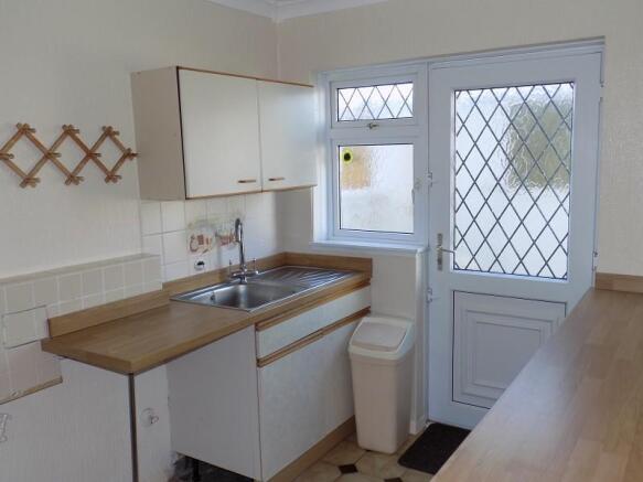 Kitchen Area: