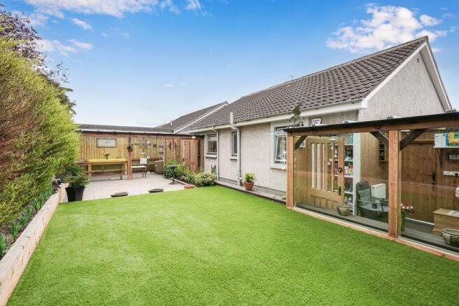 12 Pendreich View, Bonnyrigg, EH19 2EL photo 2