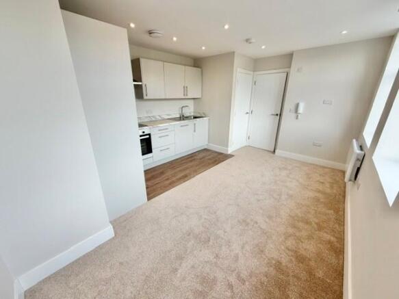 1 bed Apartment to rent Image 4