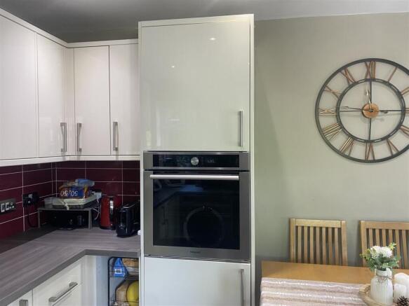 3 bed Semi-Detached for sale Image 5