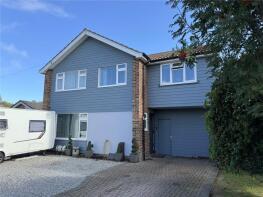 1, Pinewood Road, Lymington SO41 0GN