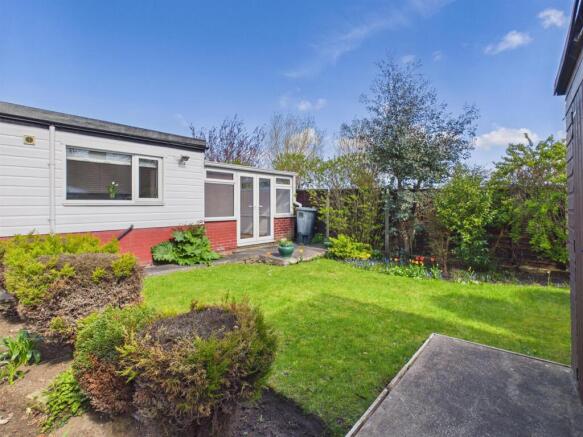 2 bed Semi-Detached Bungalow for sale Image 12