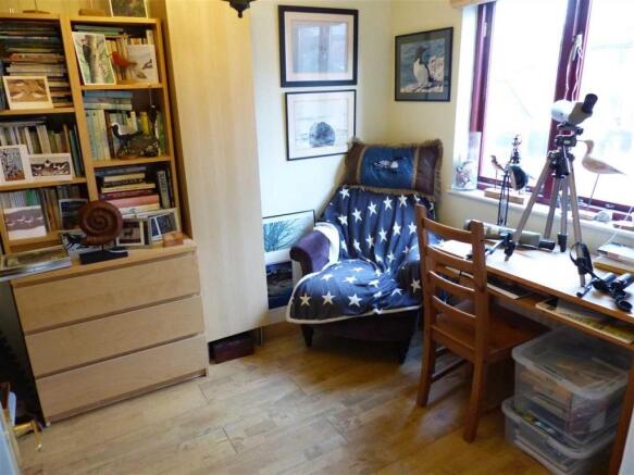 BEDROOM 2
