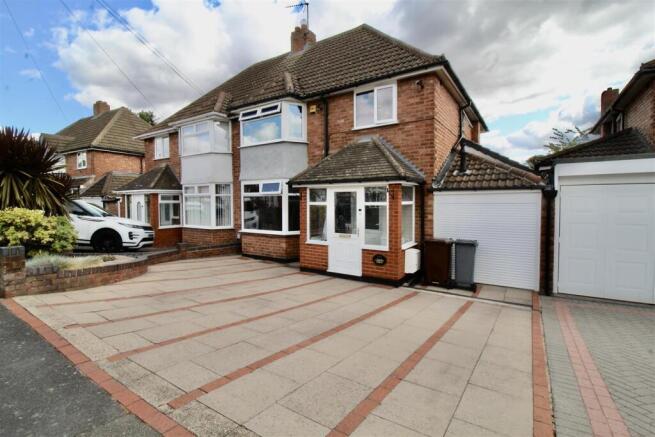 Front Garden/Driveway