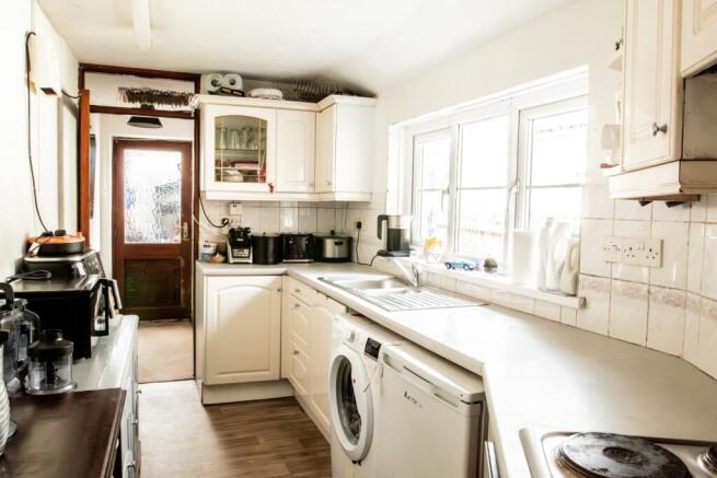 8 Market Street Bodmin 01208 74182-1