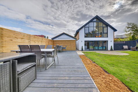 Poplars Farm Road, Barton Seagrave, NN15