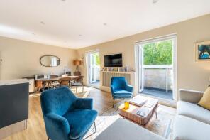 Penthouse Flat, 41, Arundel Gardens, London W11 2LW