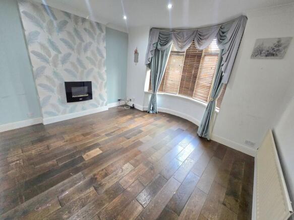 3 bed Terraced for sale Image 8